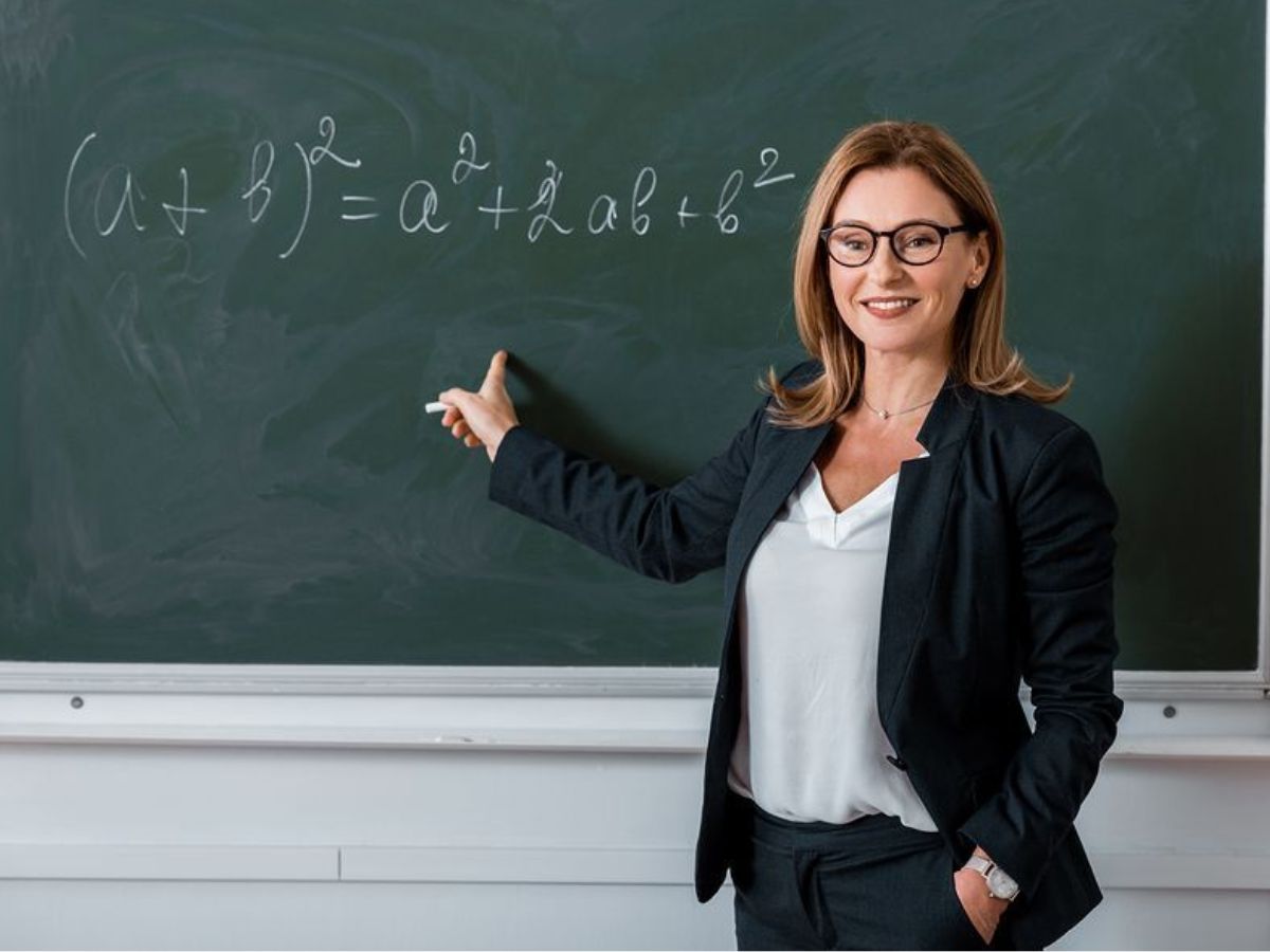 क्या आप भी हैं बातूनी तो ये करियर ऑप्शन हो सकते है आपके लिए परफेक्ट - Photo Gallery