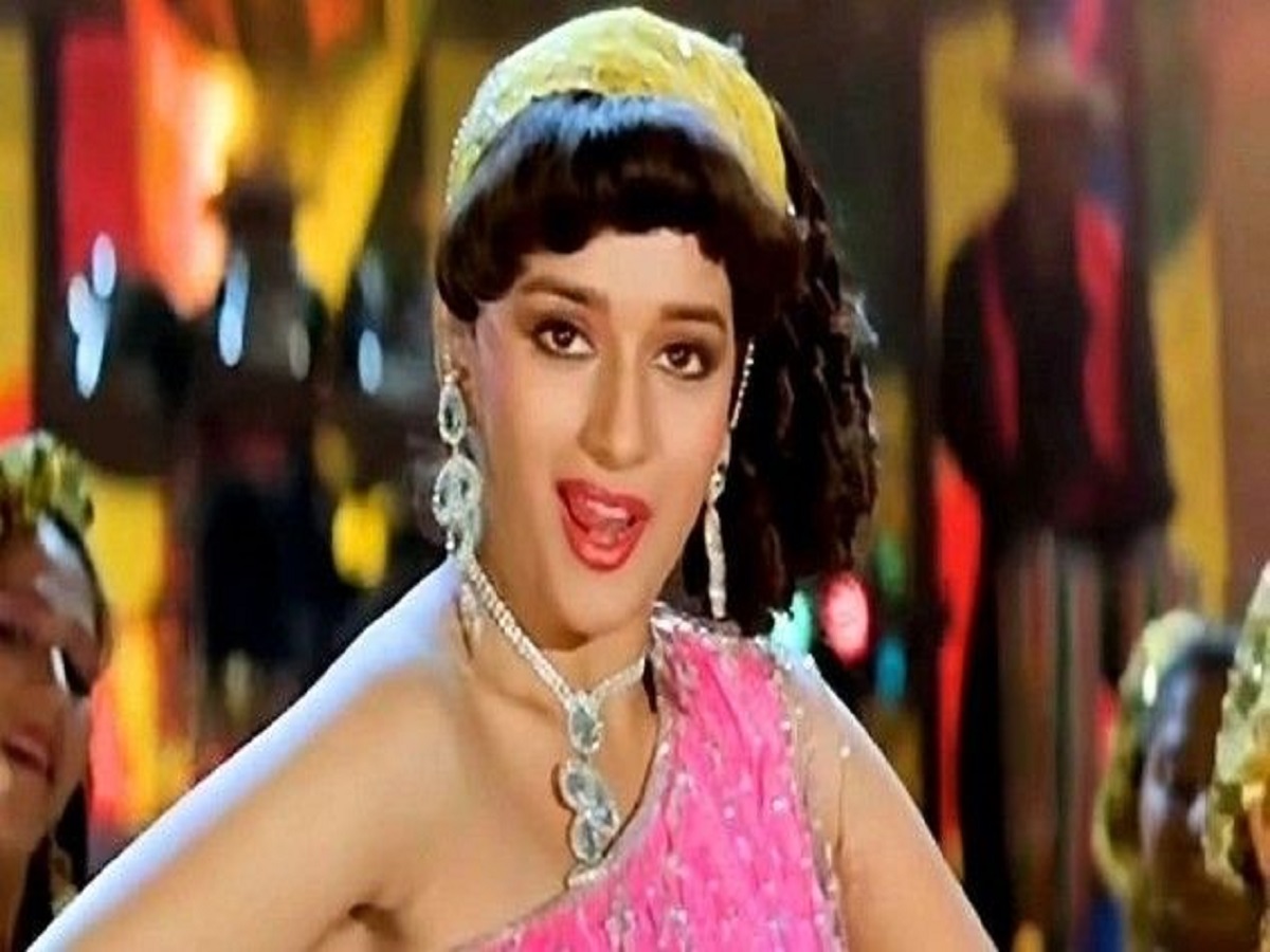 Top Movies Of Madhuri Dixit: आप भी जरूर देखे धक-धक गर्ल की ये फेमस फिल्में - Photo Gallery