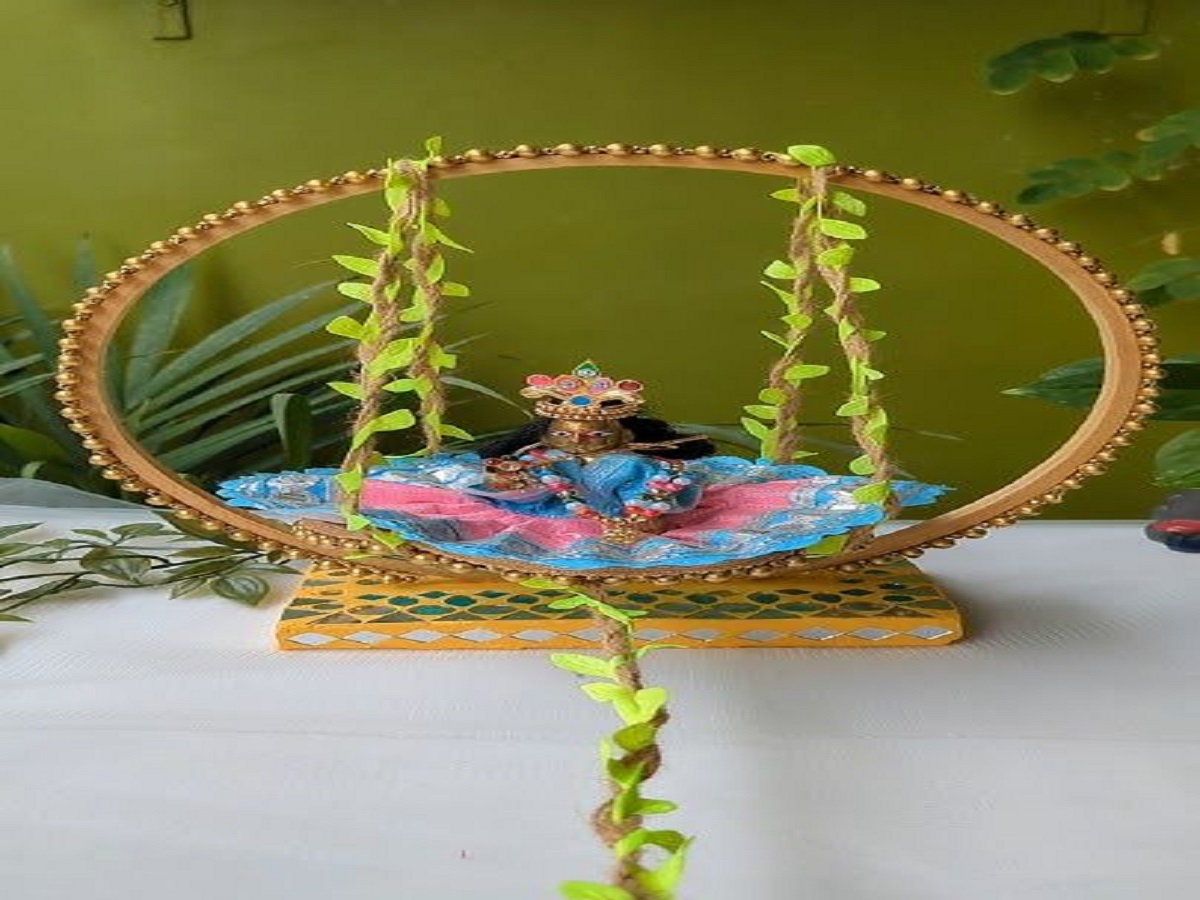 Janmashtami 2025: कब मनाई जाएगी श्री कृष्ण की जन्मलीला? जानें तिथि, पूजन विधि और शुभ मुहूर्त - Photo Gallery