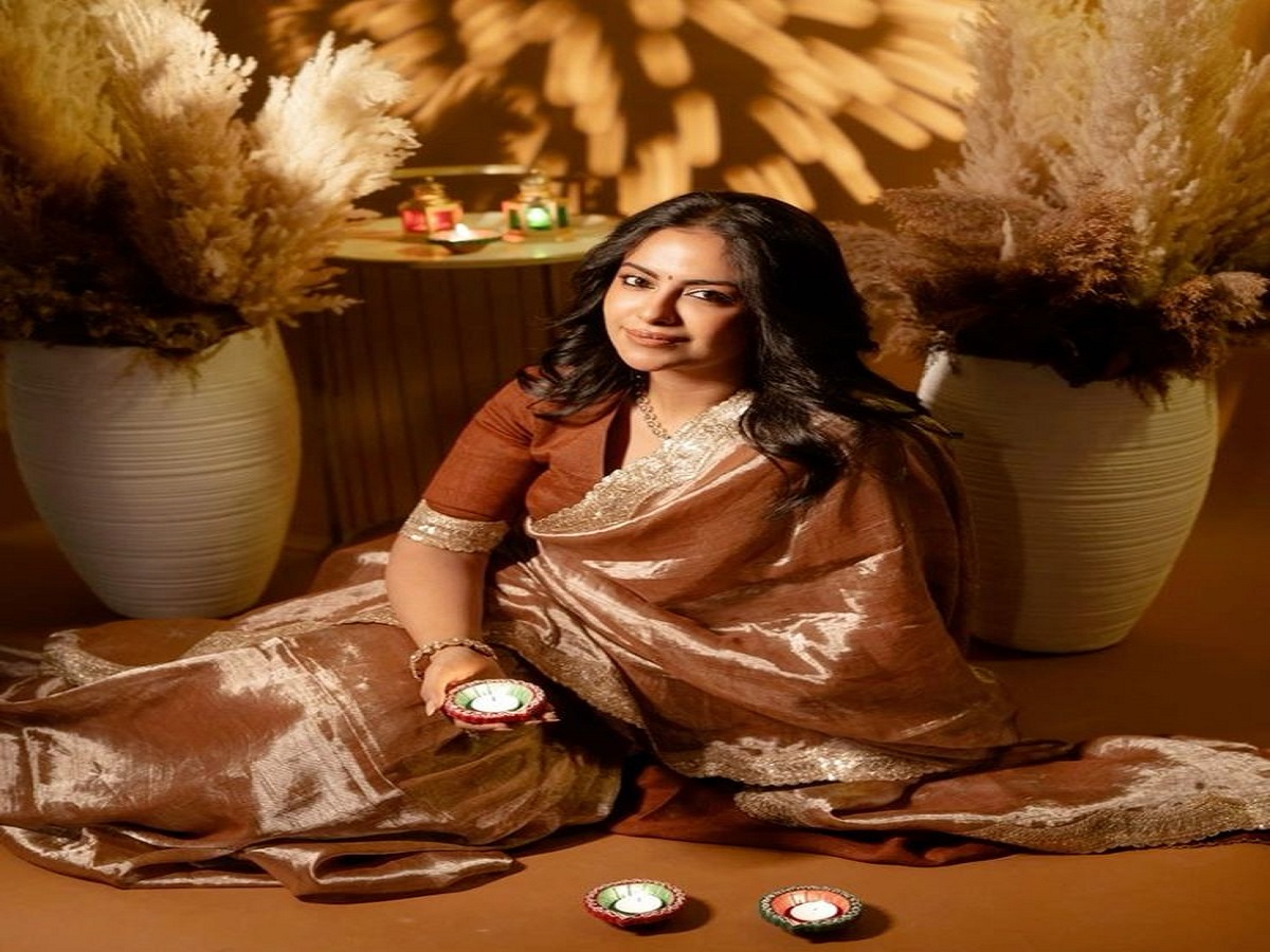 Avika Gor Stylish Look: अविका गौर के इन लुक से ले स्टाइलिंग टिप्स और दिखे बेहद खूबसूरत - Photo Gallery