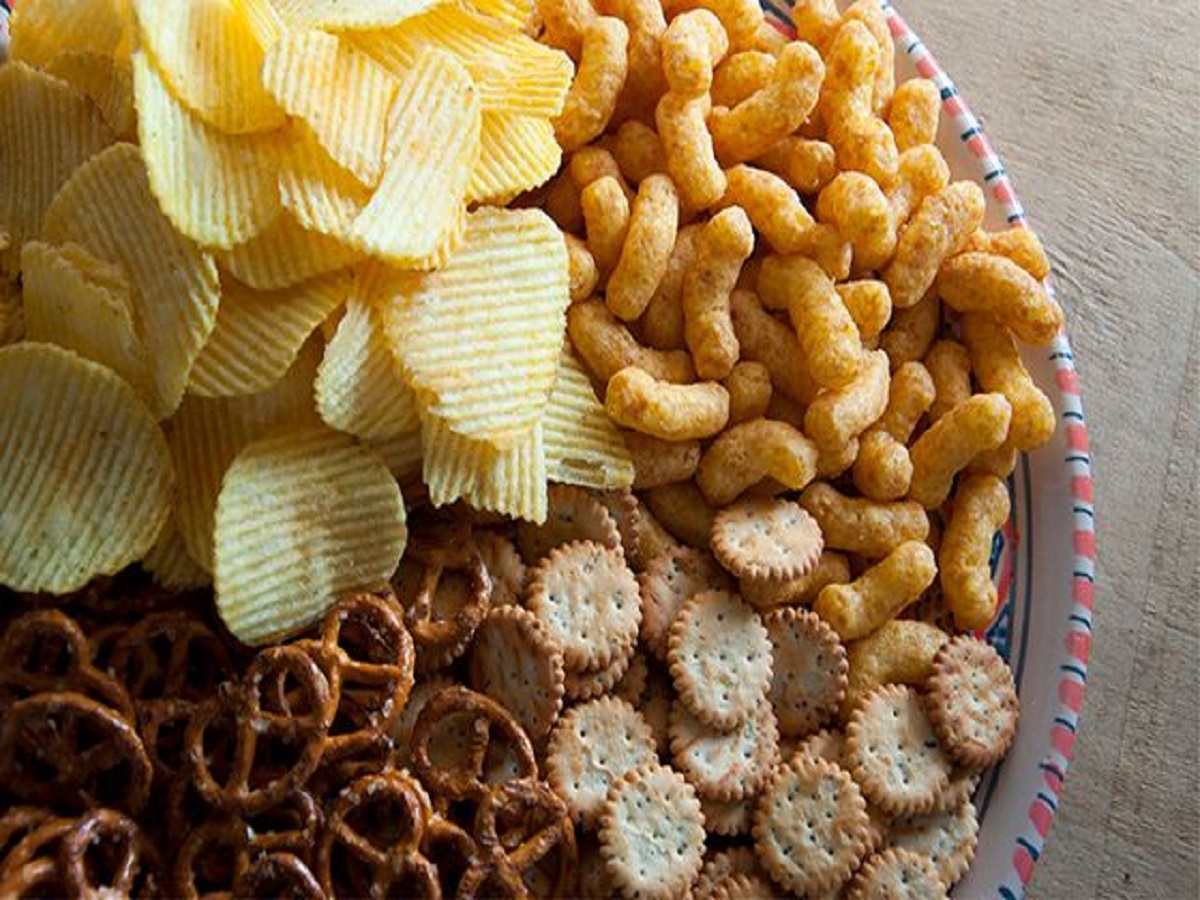 सावधान अगर आप भी खाते हैं ये 6 चीज़ें, तो जानिए कैसे धीरे-धीरे कमजोर हो रहा है आपका दिमाग - Photo Gallery