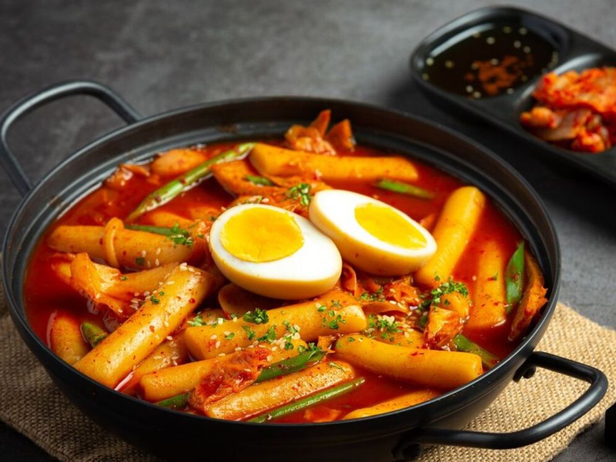 Delicious Korean Snacks: आप भी बरसात के मौसम में ट्राई करें ये कुछ कोरियन स्नैक्स - Photo Gallery