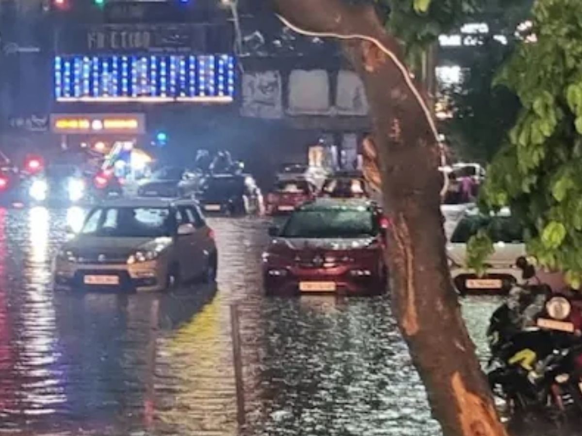 Monsoon सीजन आया और अपने साथ परेशानिया लाया, लगातार हो रही बारिश की वजहा से हुई परिजनों को तकलीफ़ - Photo Gallery