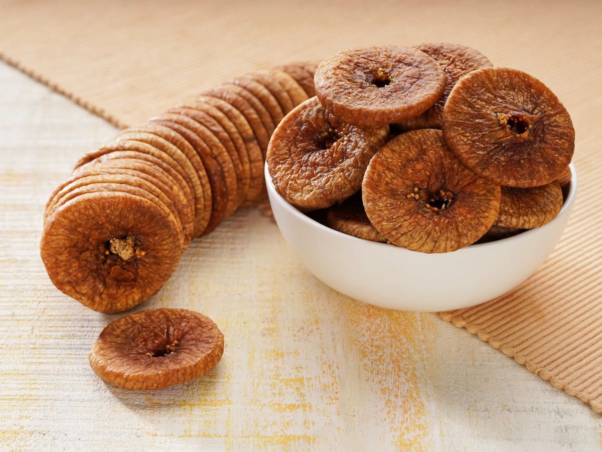 Summers 2025: इस गर्मी खाये ये dry fruits जो रखे आपकी बॉडी को कूल। - Photo Gallery