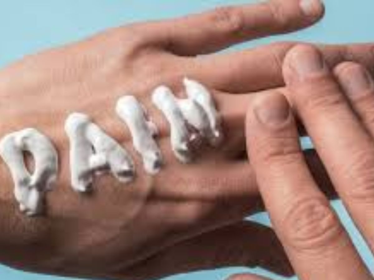 कमर दर्द से चाहिए छुटकारा ? Click करो और देखो कुछ अमेजिंग Hacks। - Photo Gallery