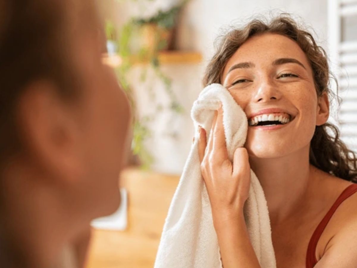 Monsoon के लिए ये है कुछ hacks जो रखेंगे आपके Hair और Skin, को healthy एंड glowy। - Photo Gallery