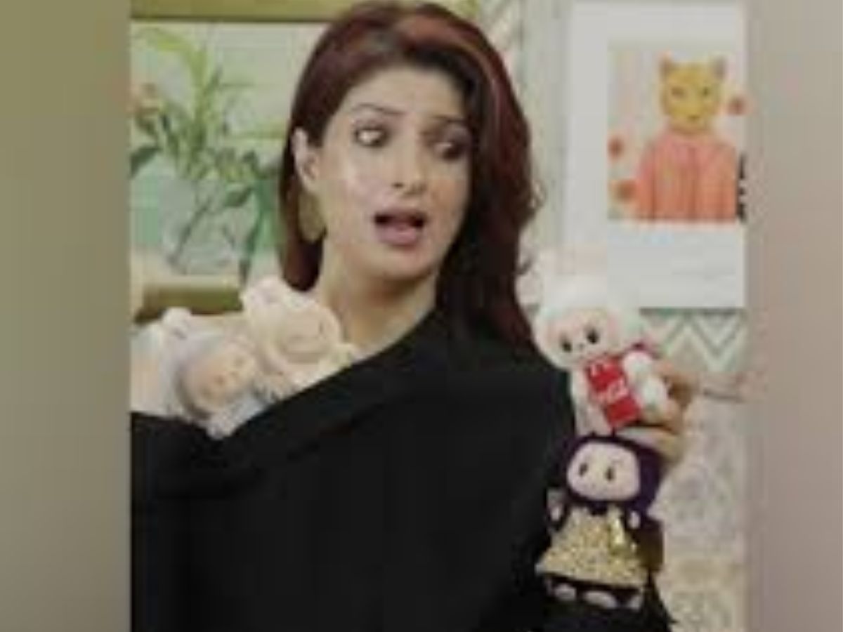 सिर्फ़ hollywood ही न्ही, bollywood तक भी पहोचा Labubu doll का फीवर - Photo Gallery