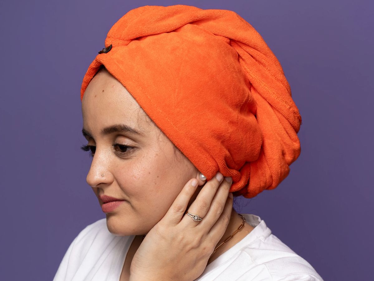 Monsoon के लिए ये है कुछ hacks जो रखेंगे आपके Hair और Skin, को healthy एंड glowy। - Photo Gallery