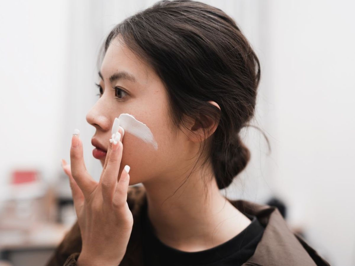 UV किरणों से स्किन का रंग हो रहा है फीका…इन टिप्स से अपनी त्वचा को दें टोटल सिक्योरीटी - Photo Gallery