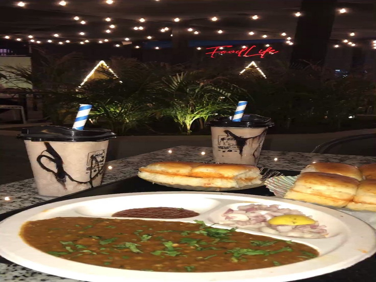 क्या आप भी नहीं गए है अब तक इन सेलेब्रिटी के रेस्टोरेंट्स में? तो आज ही जाए - Photo Gallery