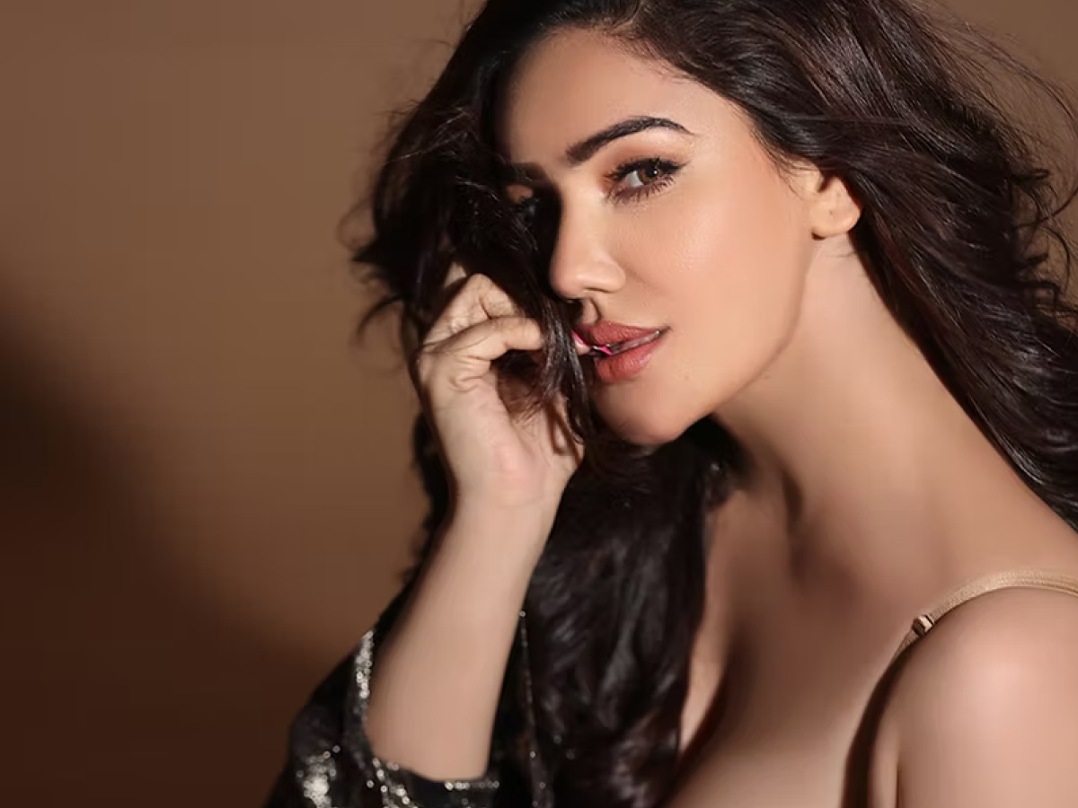 कंगना शर्मा की सेक्सी और बोल्ड तस्वीरें: इन हॉट लुक्स में फ्लॉन्ट की हॉटनेस, मिस मत करिए ये शानदार पिक्स - Photo Gallery