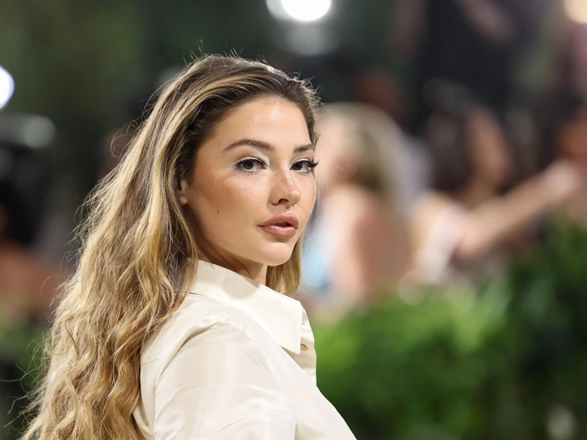 मैडलिन क्लाइन की सेक्सी और बोल्ड तस्वीरें: इन हॉट लुक्स में दिखीं बेहद ग्लैमरस, तस्वीरें ज़रूर देखें - Photo Gallery