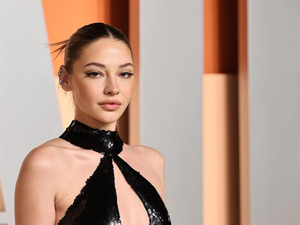 मैडलिन क्लाइन की सेक्सी और बोल्ड तस्वीरें: इन हॉट लुक्स में दिखीं बेहद ग्लैमरस, तस्वीरें ज़रूर देखें - Photo Gallery