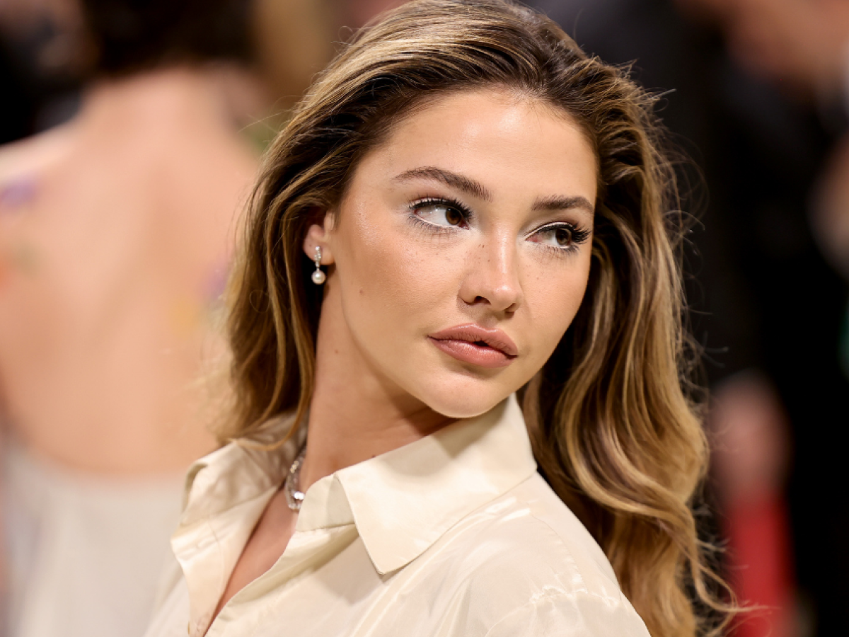 मैडलिन क्लाइन की सेक्सी और बोल्ड तस्वीरें: इन हॉट लुक्स में दिखीं बेहद ग्लैमरस, तस्वीरें ज़रूर देखें - Photo Gallery