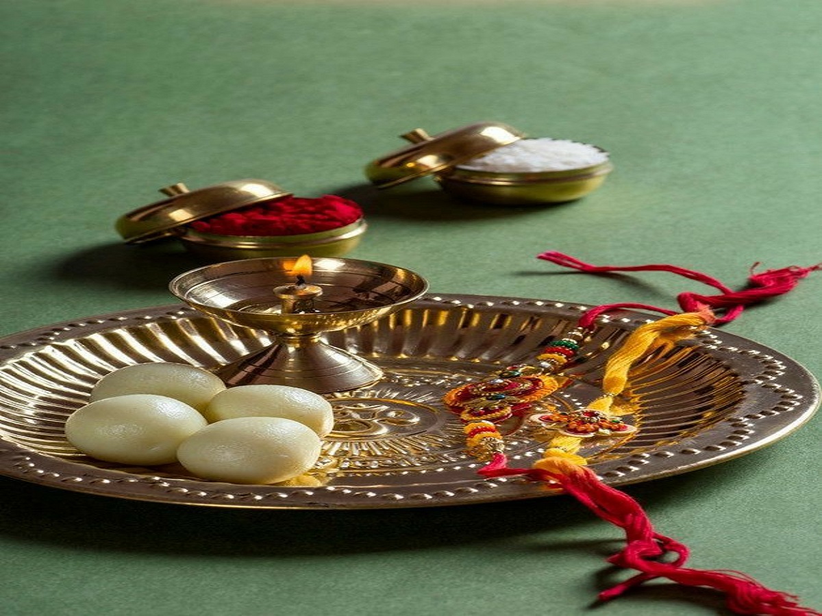 Raksha Bandhan 2025: रक्षाबंधन पर बहन करें ये 5 काम, खुल जाएंगे भाई की किस्मत के सारे दरवाजे - Photo Gallery