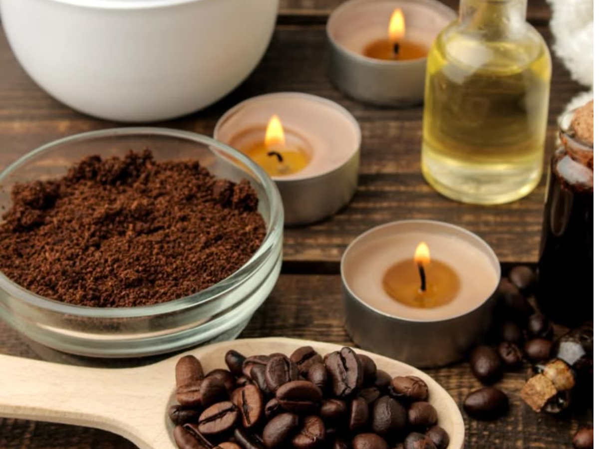 Coffee and coconut oil scrub gives your face a moon-like glow - Photo Gallery