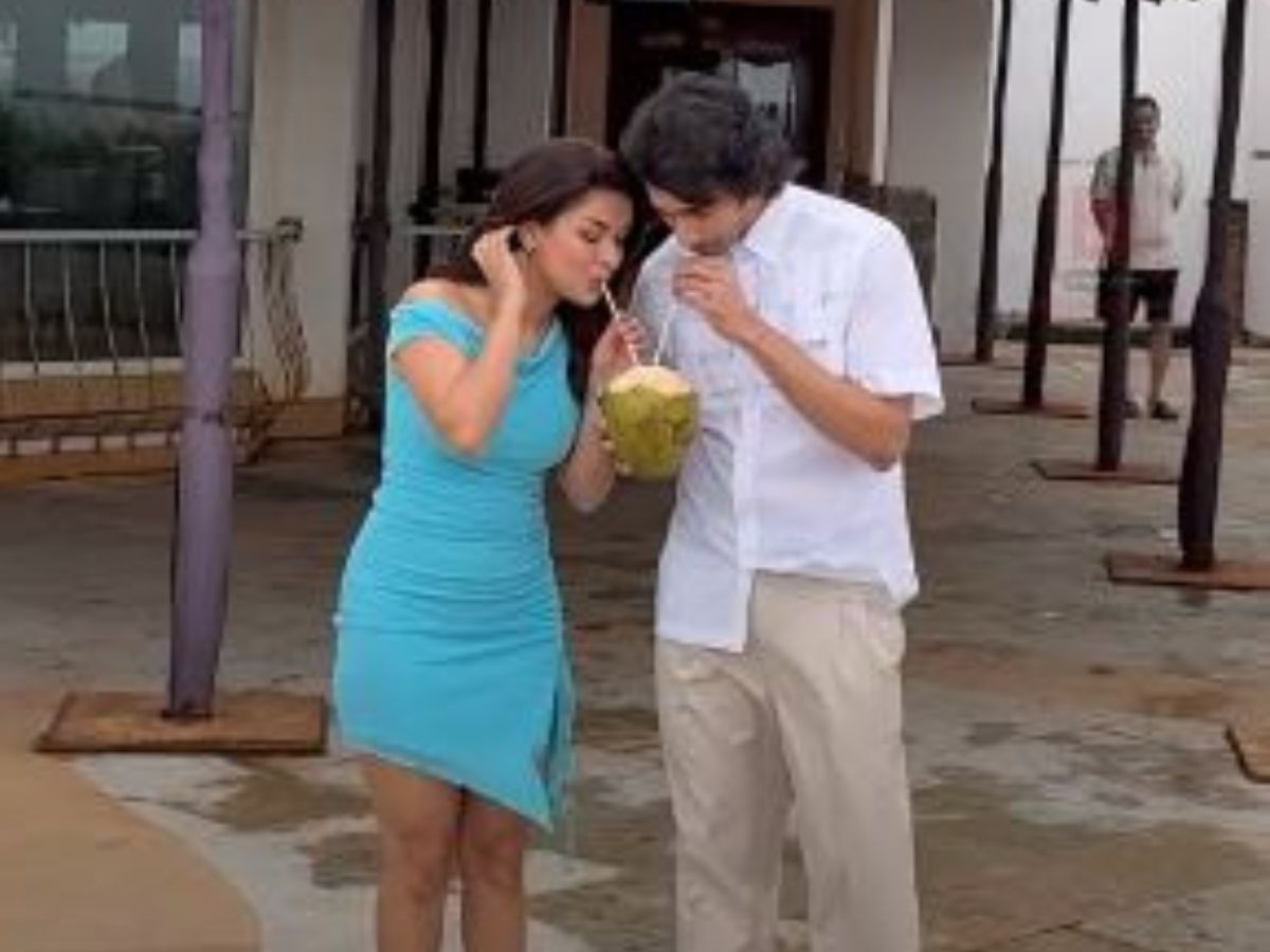 Avneet Kaur drank coconut water with Santanu - Photo Gallery