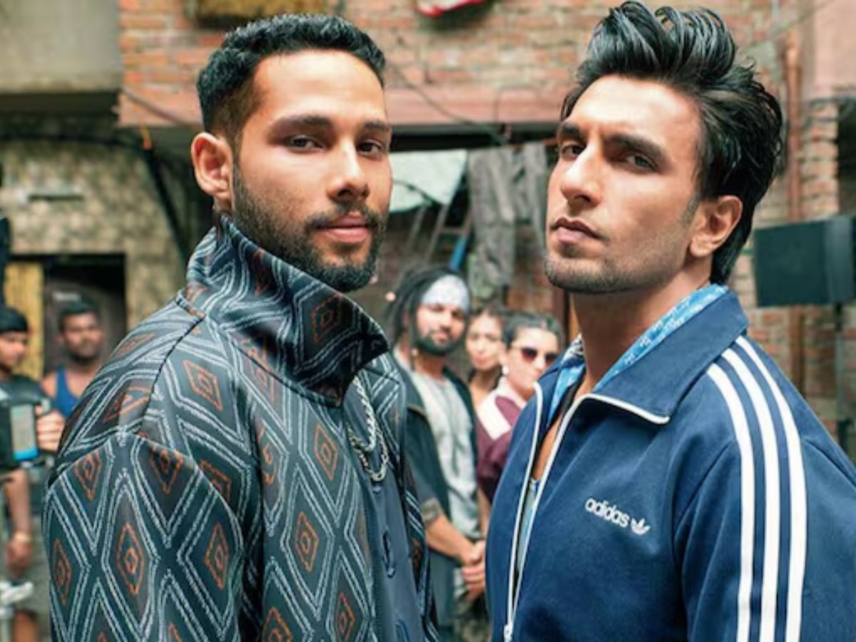 Dhadak 2 के एक्टर Siddhant Chaturvedi ने इन फिल्मों में दिखाया था अदाकारी का जलवा, दीपीका पादूकोण के साथ इंटीमेट सीन - Photo Gallery