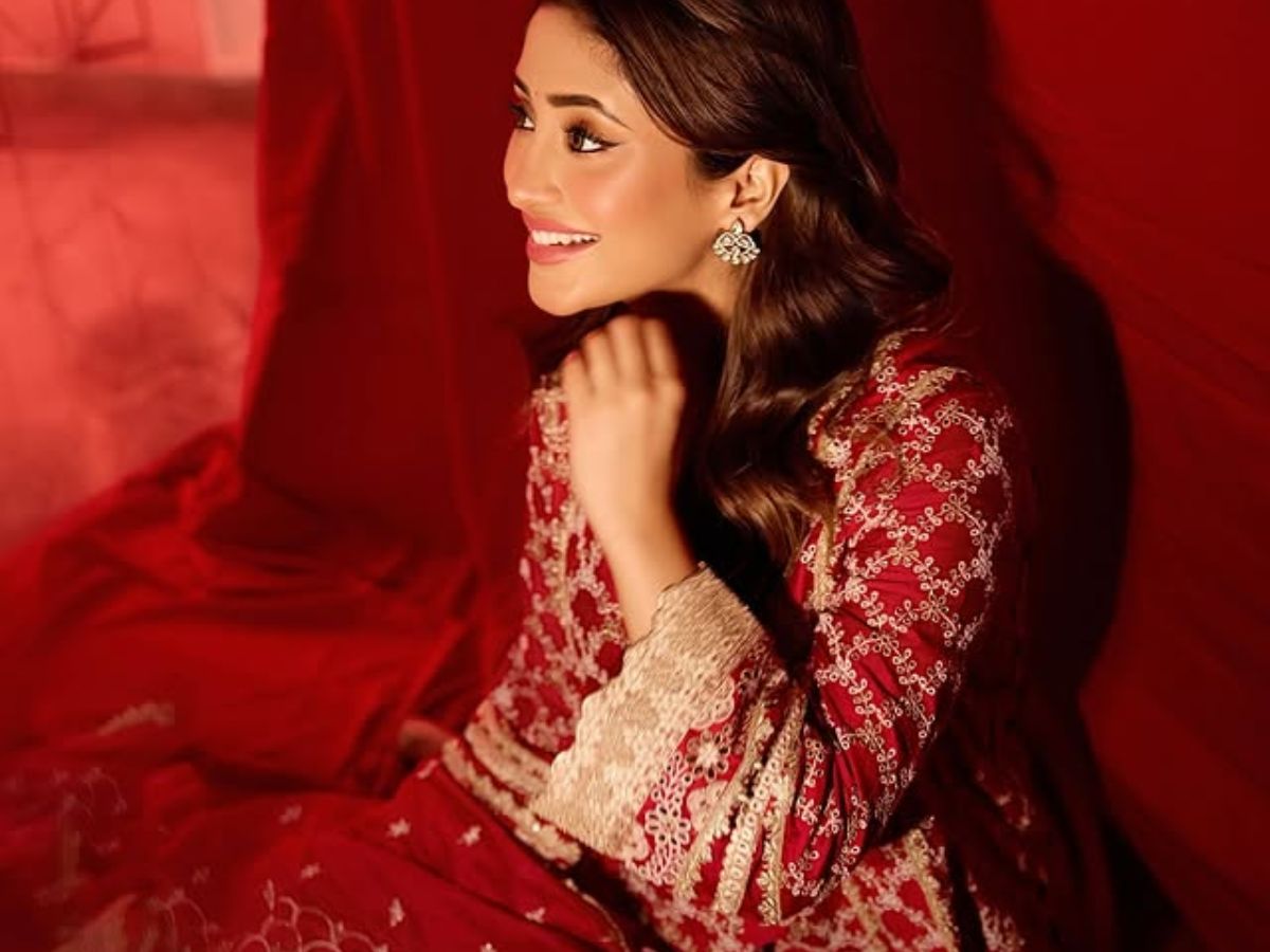 Raksha Bandhan 2025: इस राखी पाना हैं ट्रेडिशनल लुक, तो शिवांगी जोशी से इंस्पायर ये ऑउटफिट करे ट्राई, जो देंगे अट्रैक्टिव लुक