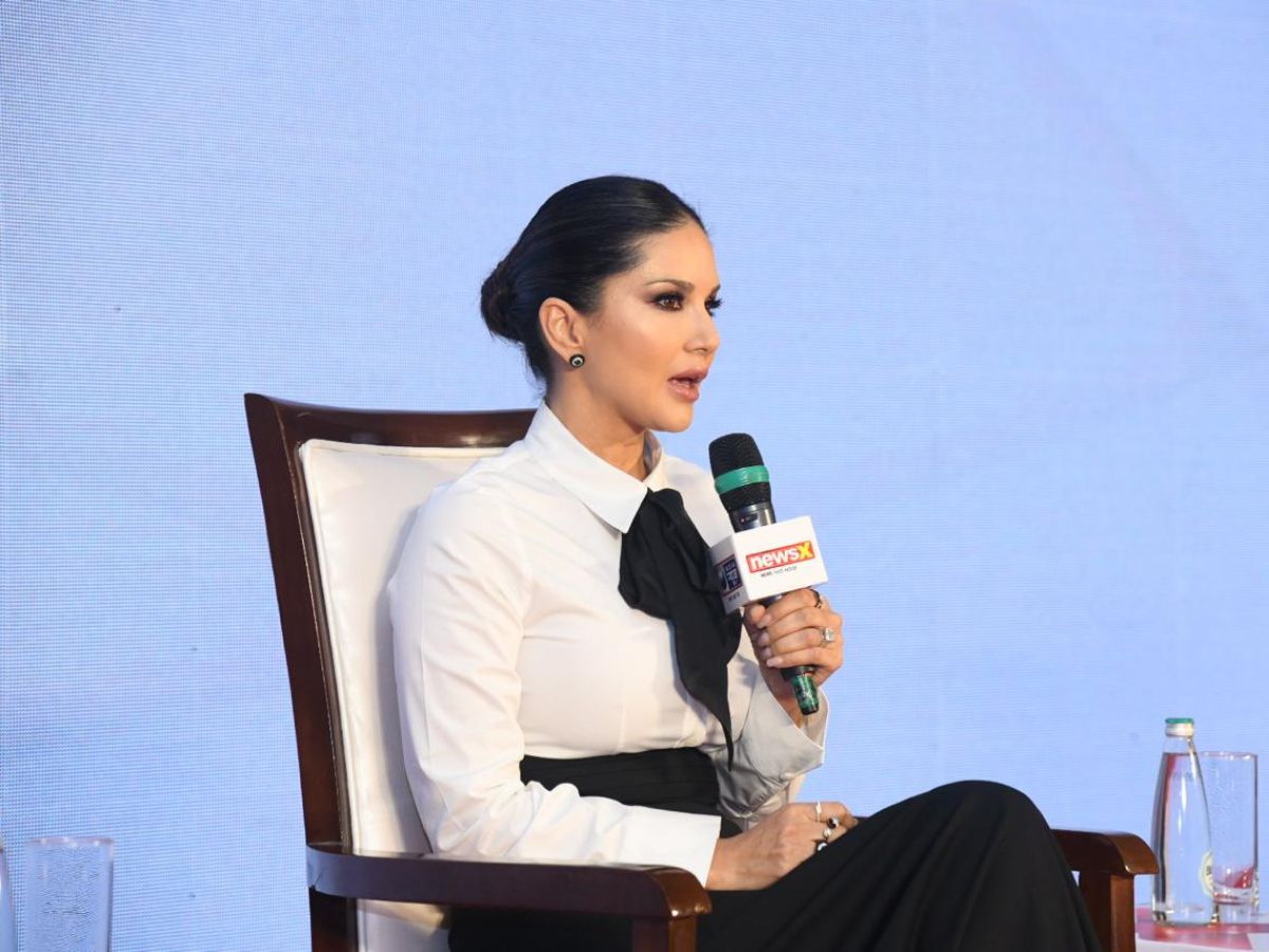 We Women Want Conclave & Shakti Awards 2025: इवेंट में Sunny Leone ने दिखाया जबरदस्त स्टाइलिश लुक का जलवा, देखते ही फैंस के उड़े होश - Photo Gallery