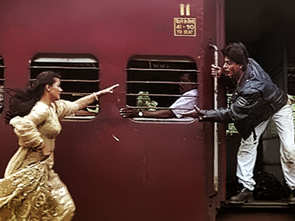 टॉप 6 ऐसे Iconic ऑन स्क्रीन मोमेंट्स, जिन्होंने ना सिर्फ सिनेमा का चेहरा बदला बल्कि देख कर हर किसी की आंखें हुई नम - Photo Gallery