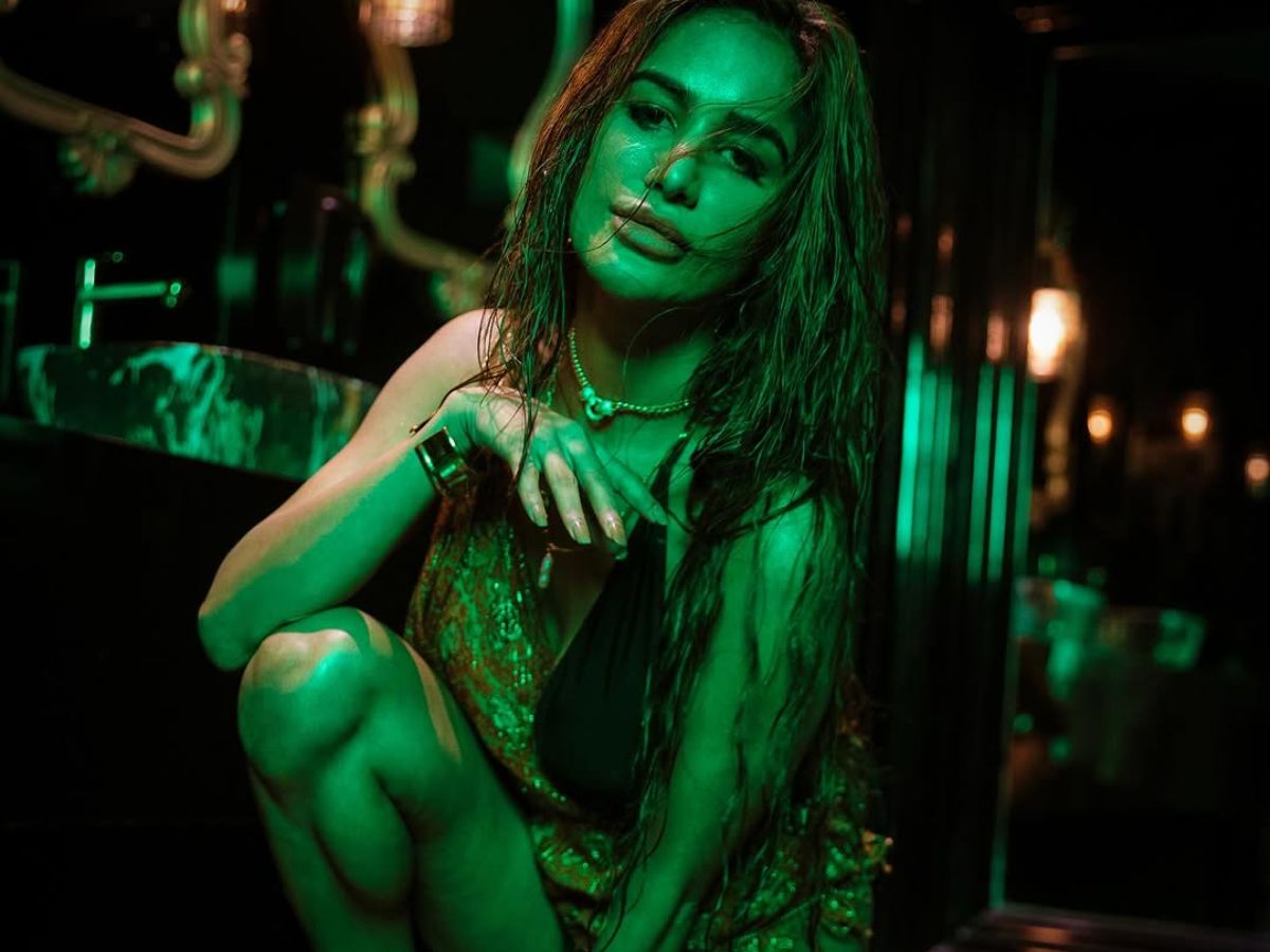 Poonam Pandey ने बिखेरा अपने हुस्न का जलवा, उनके अंदाज और पोज की बोल्डनेस देख इंटरनेट पर लगी आग - Photo Gallery