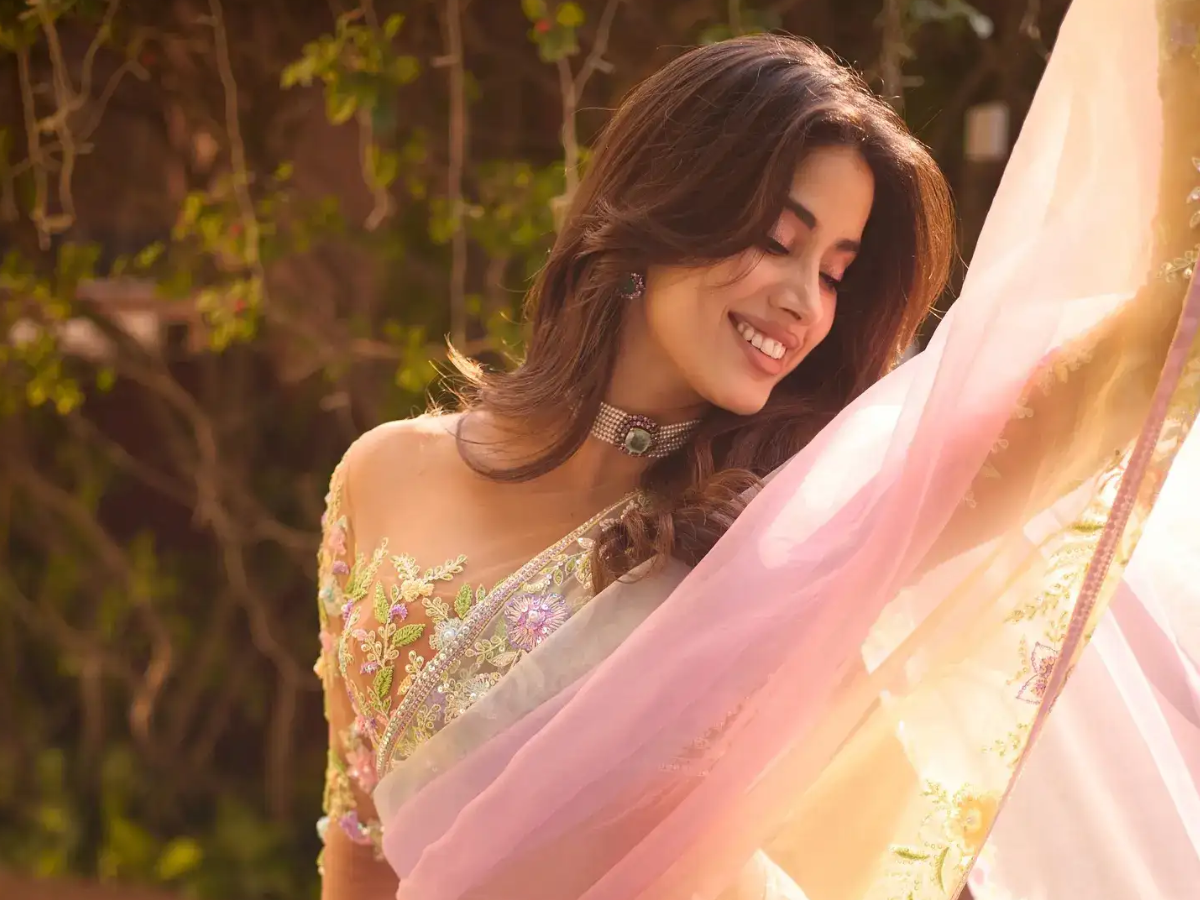 Janvi Kapoor's heart-stealing look. - Photo Gallery