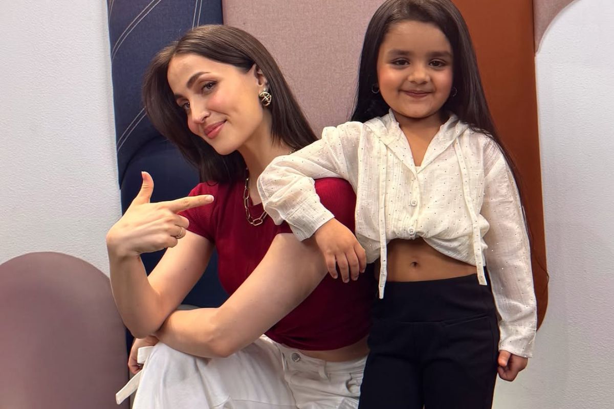 इस फेमस एक्ट्रेस ने अपने इंस्टाग्राम की ग्लैमरस और स्टाइलिश अंदाज से भरी ऐसी तस्वीरे पोस्ट की देखते ही सबने बोला वाह! - Photo Gallery