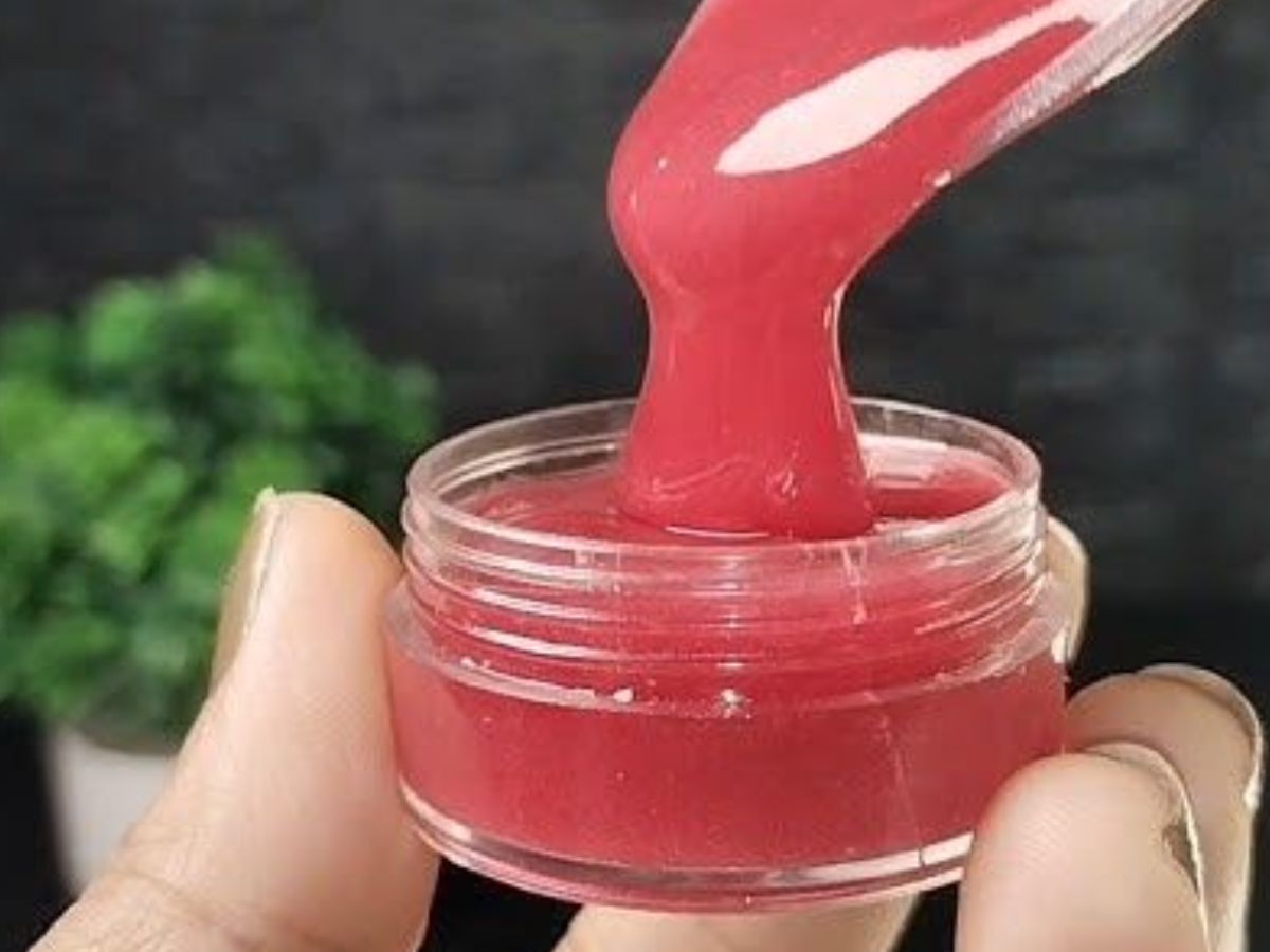 Things required to make Beetroot Collagen Cream - Photo Gallery