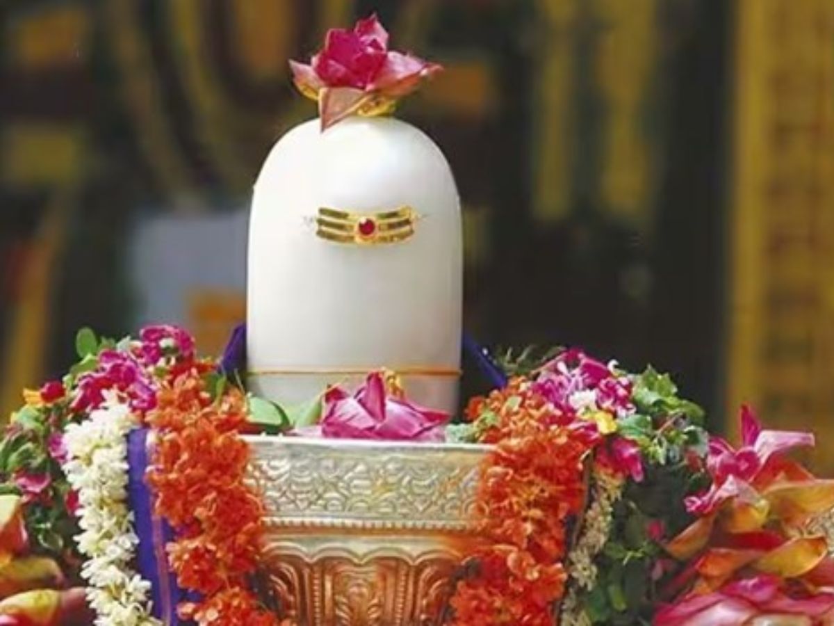 Last sawan somwar 2025: सावन के आखरी सोमवार व्रत के दिन शिवलिंग पर इन खास चीजों का अभिषेक, भोले शंकर की कृपा से मनचाही इच्छा होगी पूरी - Photo Gallery