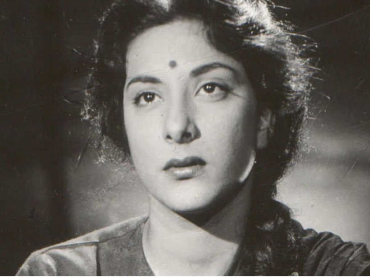 टॉप 6 ऐसे Iconic ऑन स्क्रीन मोमेंट्स, जिन्होंने ना सिर्फ सिनेमा का चेहरा बदला बल्कि देख कर हर किसी की आंखें हुई नम - Photo Gallery