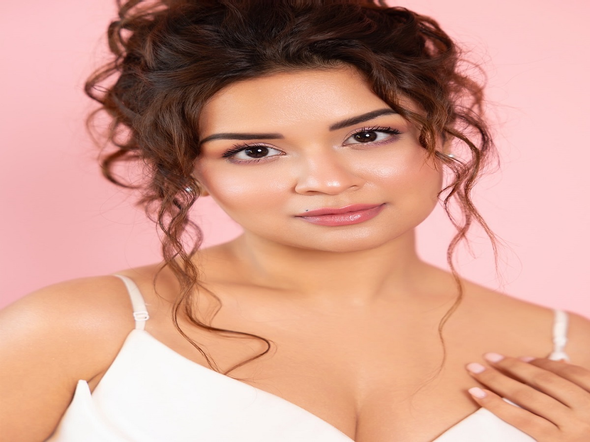 Avneet Kaur की हॉटनेस के आगे फीकी पड़ रही है बॉलीवुड की कई एक्ट्रेस की खूबसूरती, तस्वीरें देख आप भी हो जाएंगे दीवाने - Photo Gallery