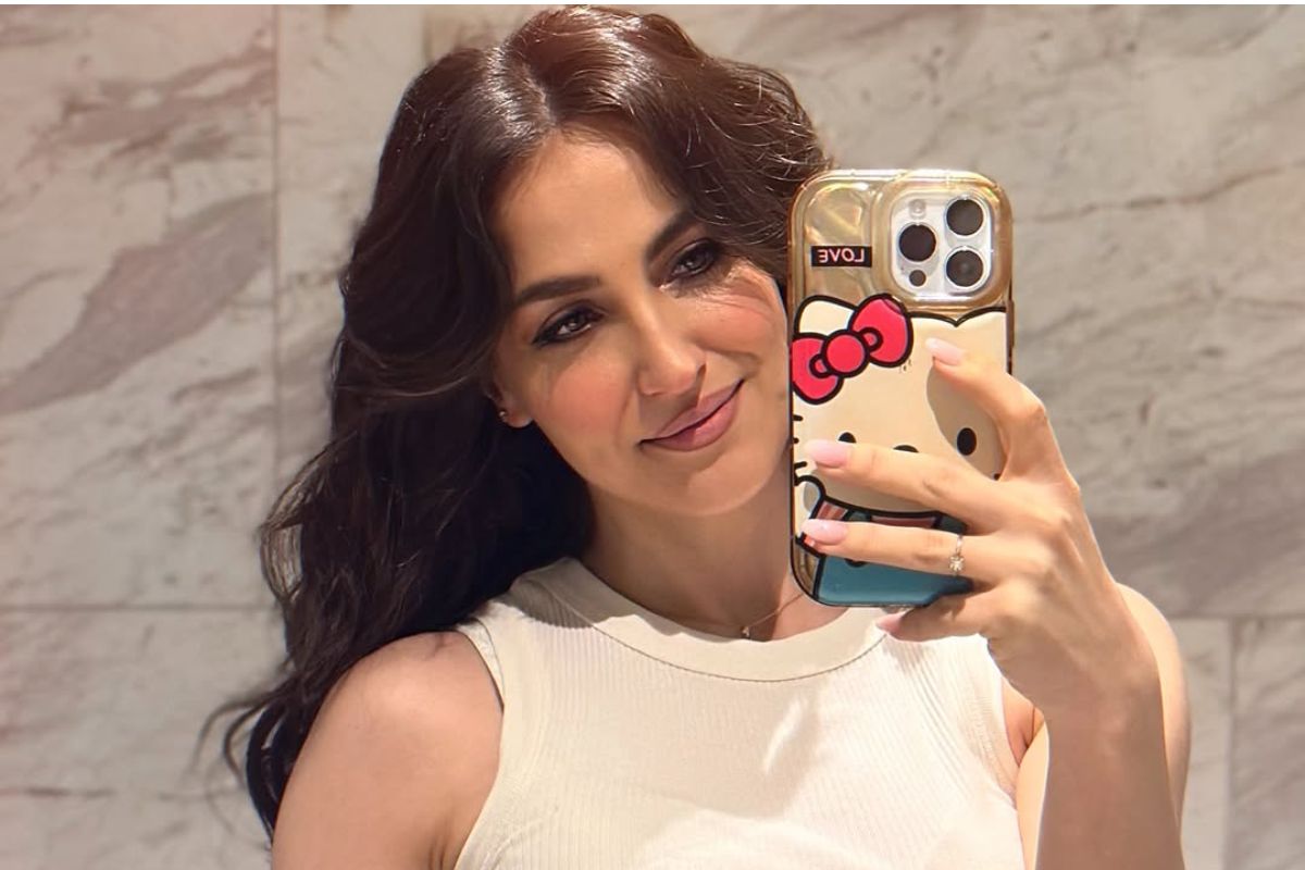 इस फेमस एक्ट्रेस ने अपने इंस्टाग्राम की ग्लैमरस और स्टाइलिश अंदाज से भरी ऐसी तस्वीरे पोस्ट की देखते ही सबने बोला वाह! - Photo Gallery