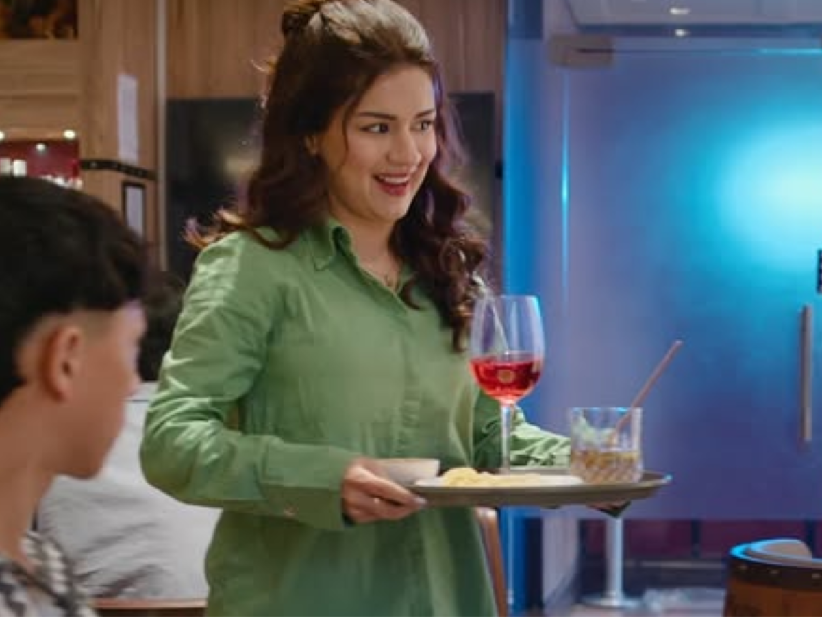 Avneet Kaur's acting in this song - Photo Gallery