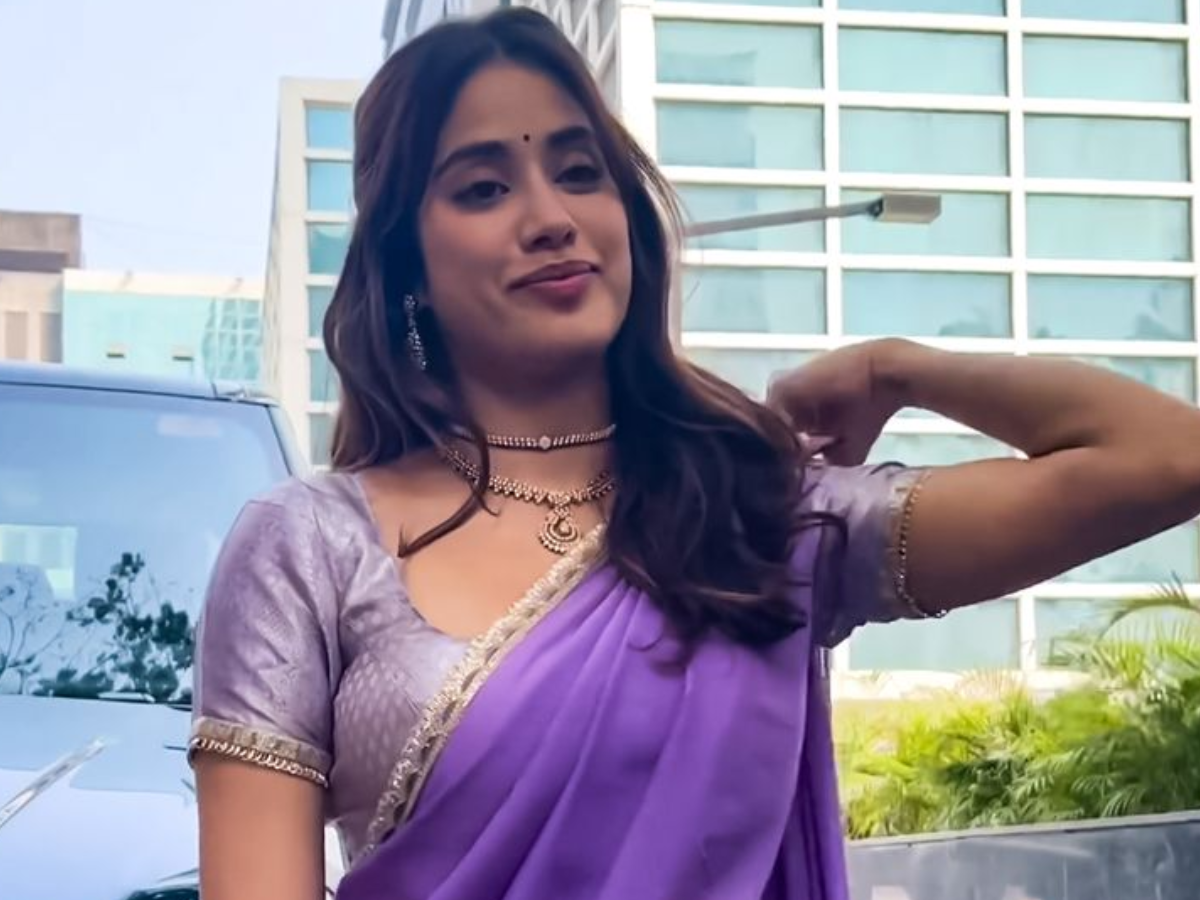 Janvi Kapoor's purple saree has set the internet on fire. - Photo Gallery