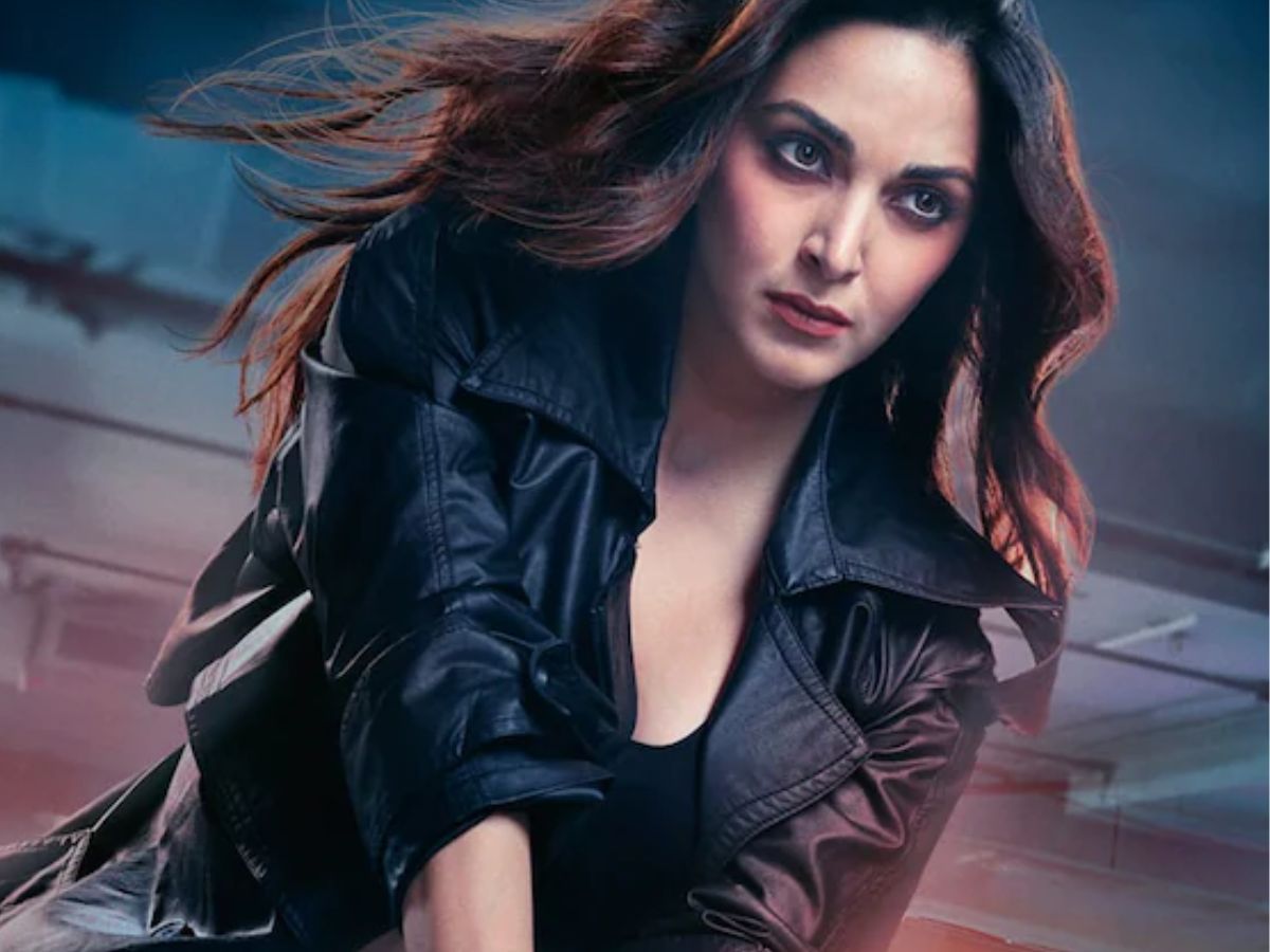 war 2 में अपनी सेक्सी अदाओं से दीवाना बना देंगी kiara Advani, देखें यहां एक्ट्रेस की बोल्ड तस्वीरें - Photo Gallery