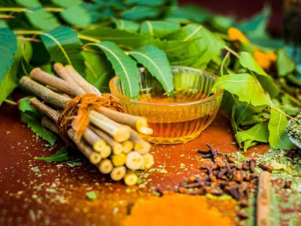 मोति जैसे चमकाने है अपने दांत ? तो आजमाये ये घरेलू नुस्खे जो करेंगे आपके दातों का पीला पन दूर - Photo Gallery