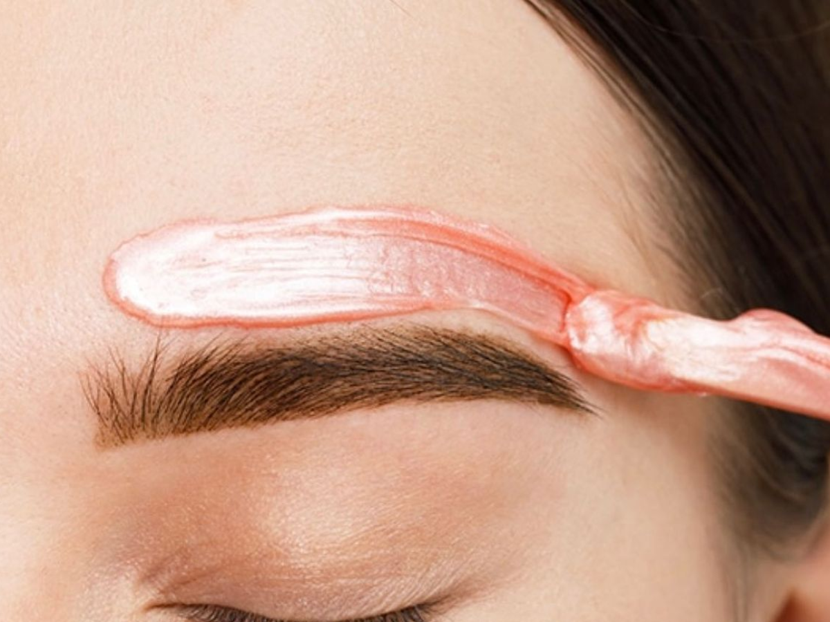 Trending method of waxing eyebrows - Photo Gallery