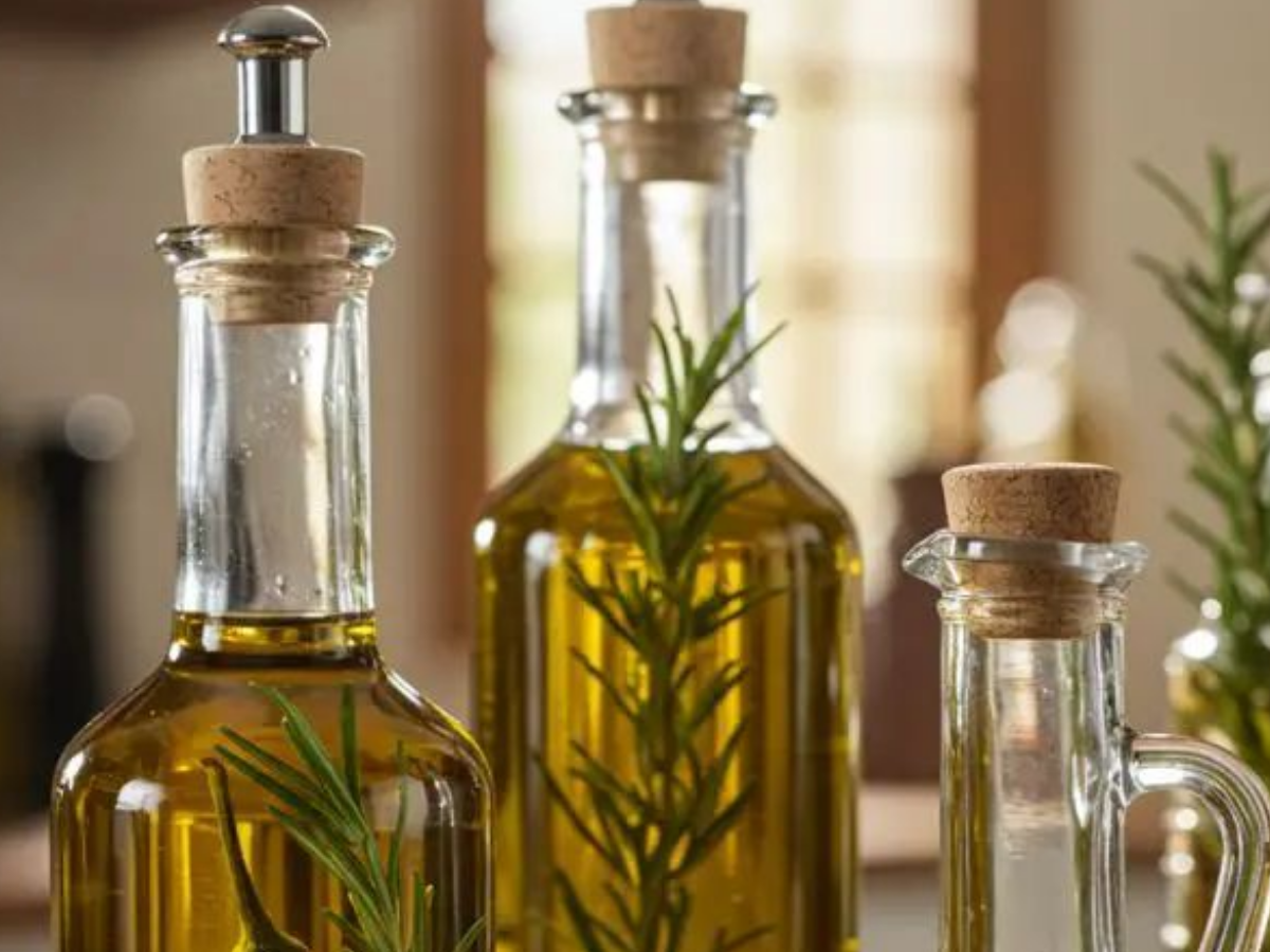 Extracting oil with a spatula - Photo Gallery