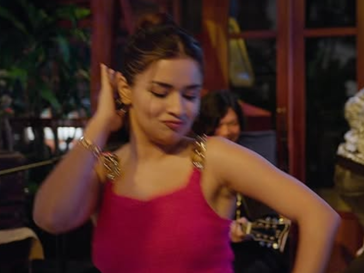 Avneet Kaur's reaction on the song - Photo Gallery