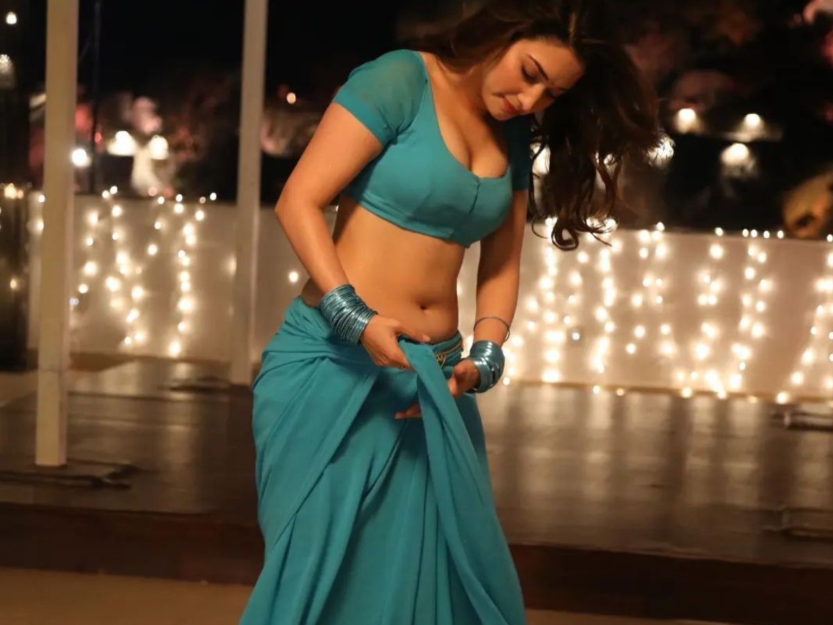 इस एक्ट्रेस की बोल्ड और Hot तस्वीरों ने मचाया इंटरनेट पर तहलका, इनका अंदाज बना देंगी आपको भी दीवाना - Photo Gallery