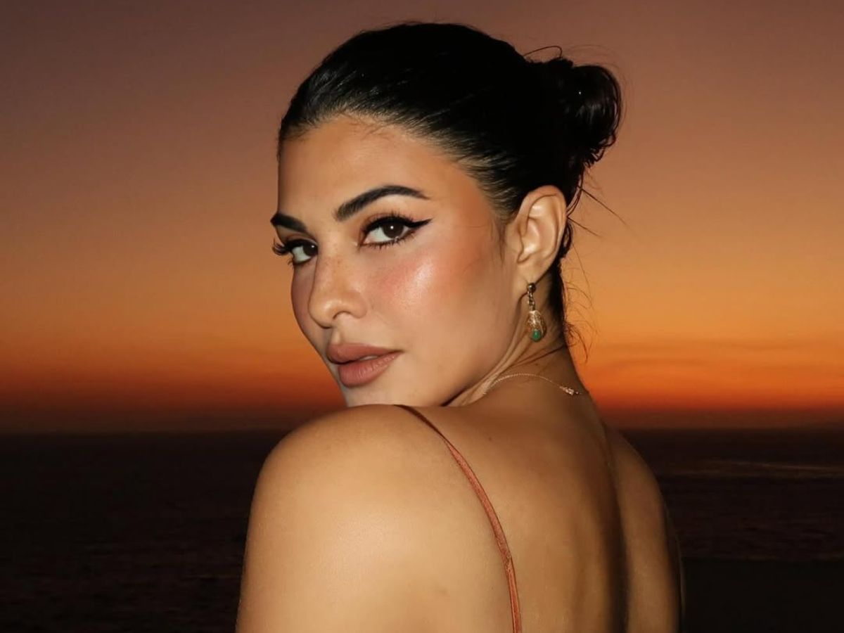 Jacqueline Fernandez के बोल्ड और हॉट अवतार देख फैंस हुए दीवाने और उनके ग्लैमरस अंदाज ने उड़ाए सबके होश - Photo Gallery