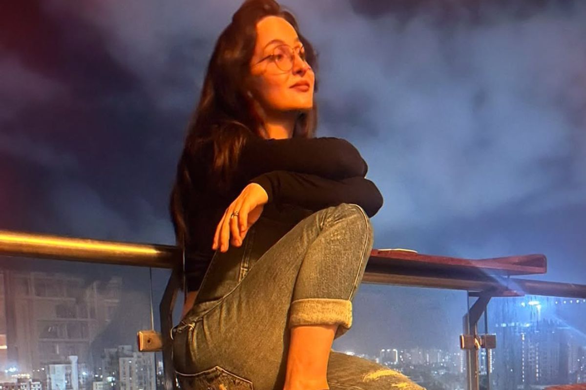 इस फेमस एक्ट्रेस ने अपने इंस्टाग्राम की ग्लैमरस और स्टाइलिश अंदाज से भरी ऐसी तस्वीरे पोस्ट की देखते ही सबने बोला वाह! - Photo Gallery