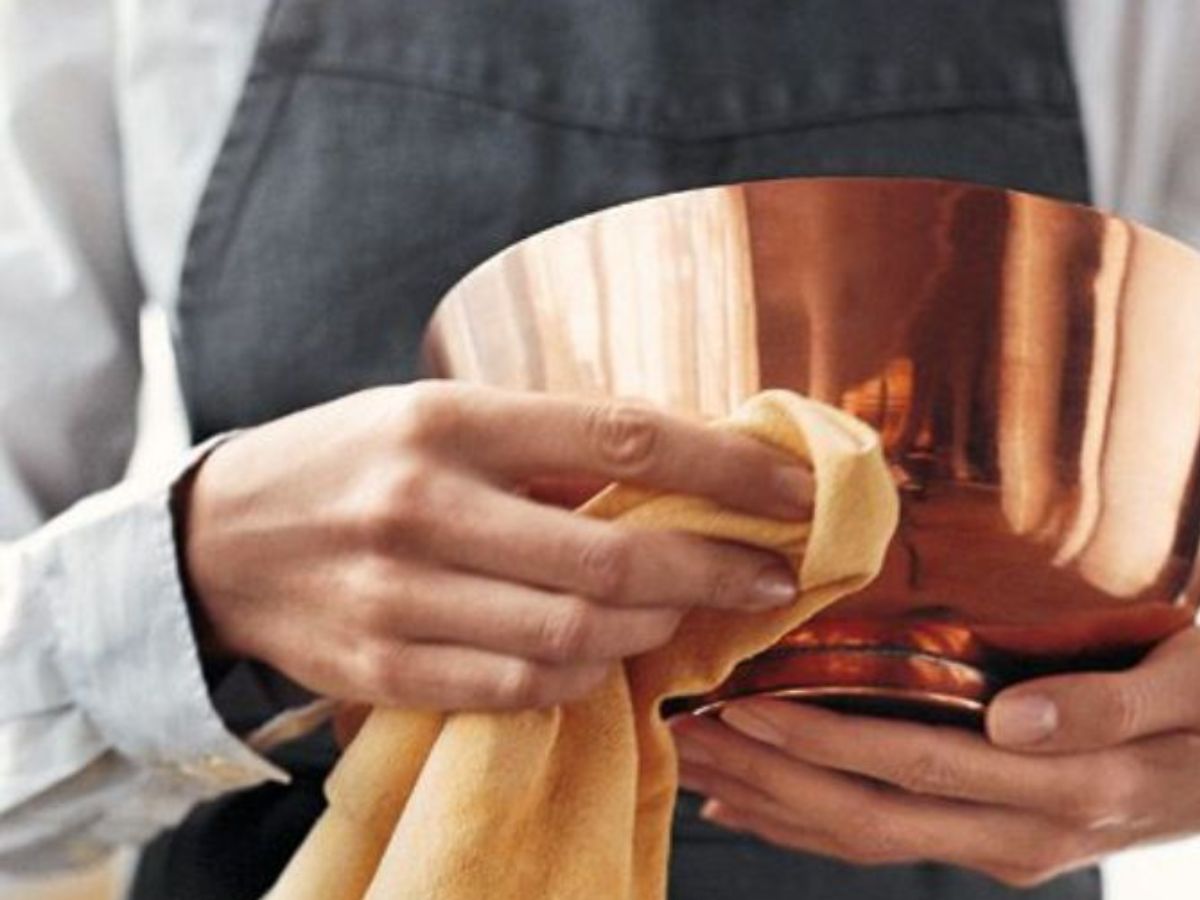 सालों पुराने ताँबे के बर्तन भी चमकेंगे मिनटो में, क्योंकि ये रासायनिक क्लीनर न्हीं बल्कि है घरेलू नुस्खे जो बनायेगे ताँबे को नया जैसा - Photo Gallery