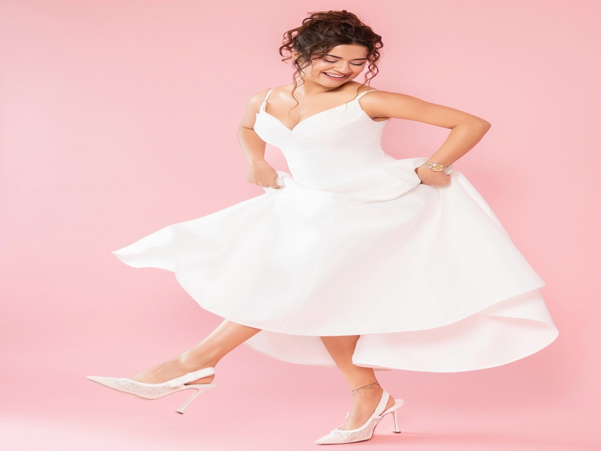 Avneet Kaur की हॉटनेस के आगे फीकी पड़ रही है बॉलीवुड की कई एक्ट्रेस की खूबसूरती, तस्वीरें देख आप भी हो जाएंगे दीवाने - Photo Gallery