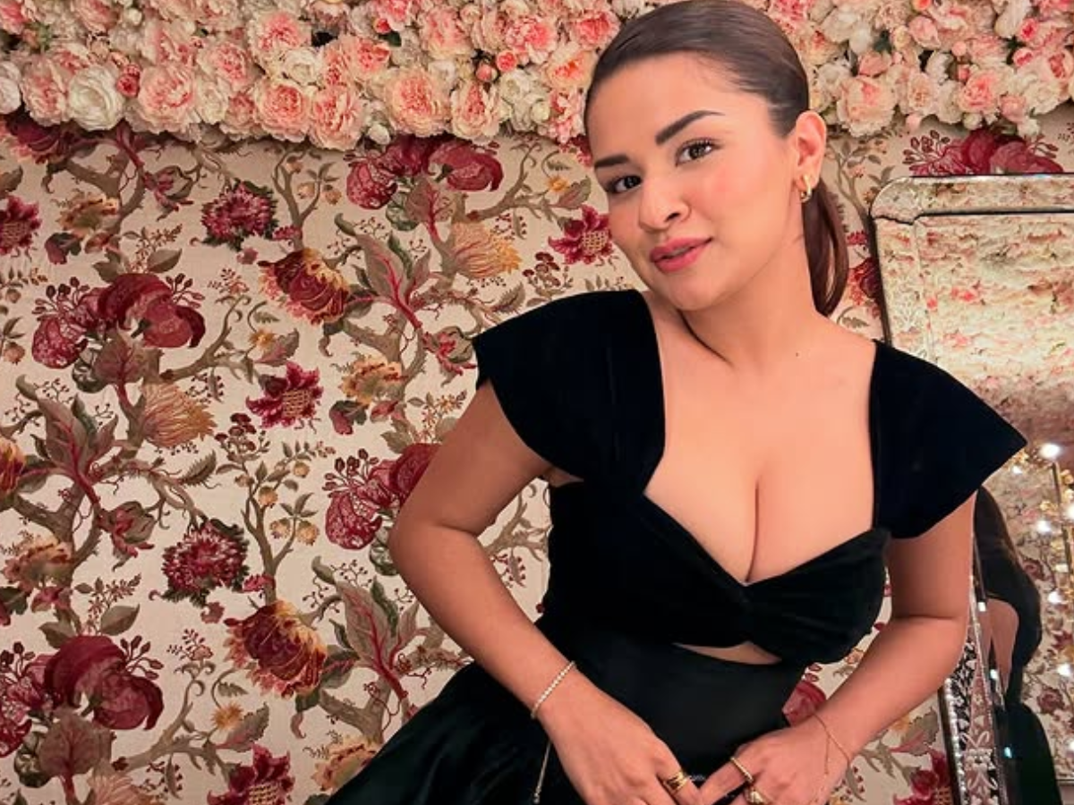 Avneet Kaur की इन तस्वीरों नें अपने Bold Looks से इंटरनेट का बढ़ाया टेंपेरेचर - Photo Gallery