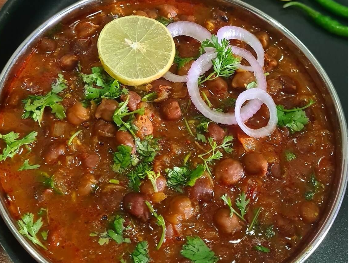 काले चने से बनाएं स्वादिष्ट और प्रोटीन से भरपूर रेसिपी, जो भूख भी मिटाए और सेहत भी बढ़ाए। - Photo Gallery