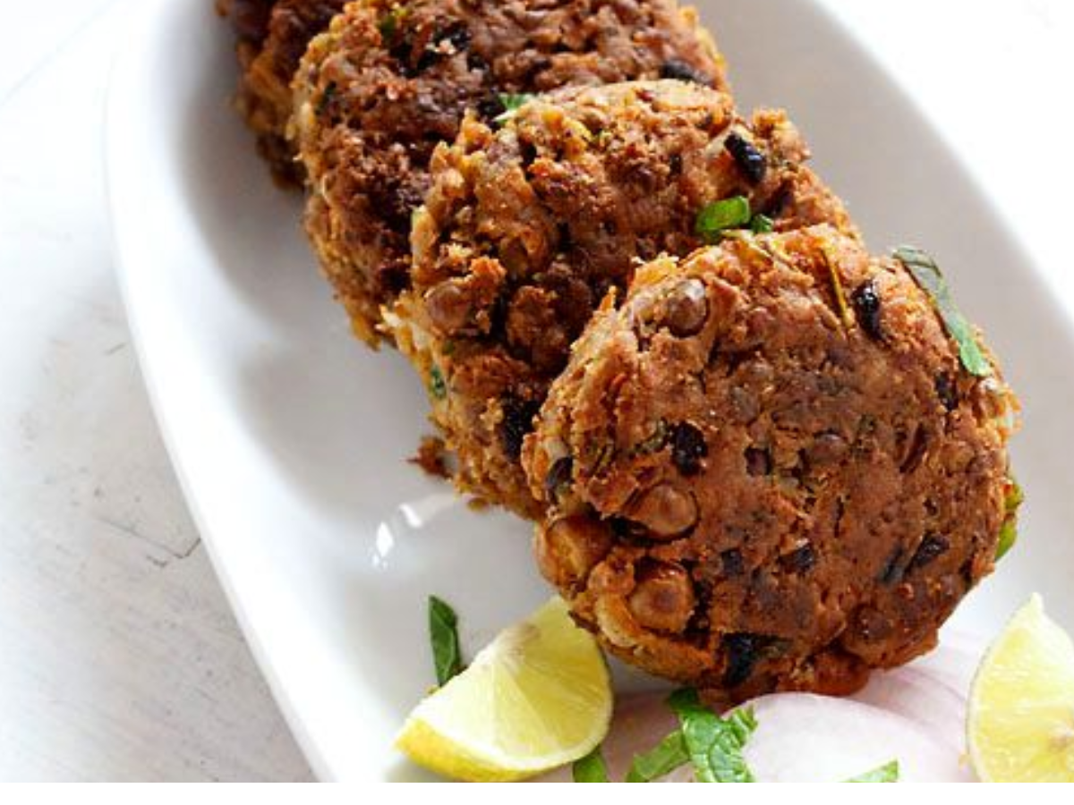 काले चने से बनाएं स्वादिष्ट और प्रोटीन से भरपूर रेसिपी, जो भूख भी मिटाए और सेहत भी बढ़ाए। - Photo Gallery