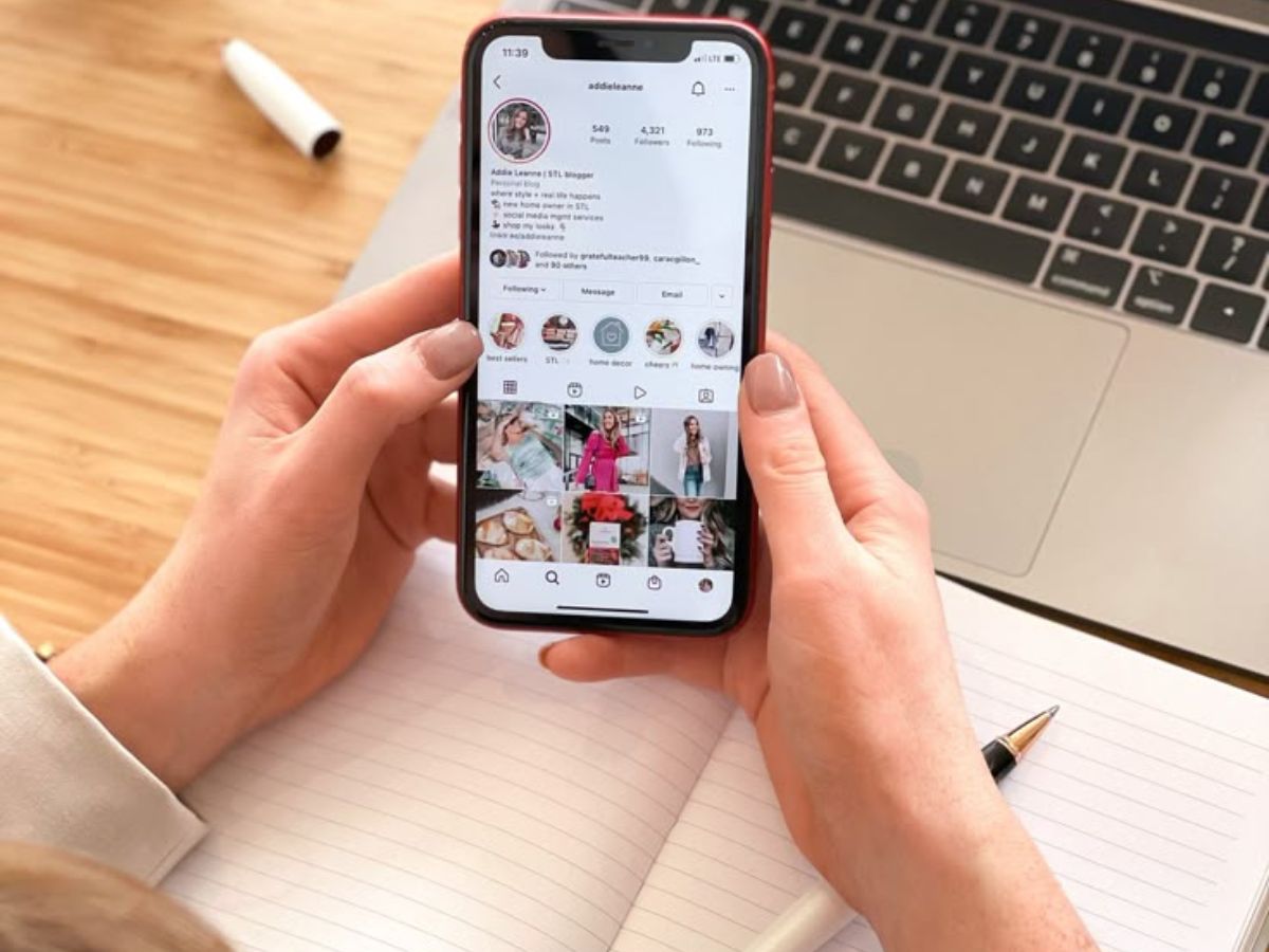 Create a time table for social media - Photo Gallery