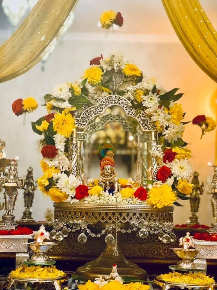 Janmashtami 2025: जन्माष्टमी पर करें तुलसी से जुड़े ये 5 चमत्कारी उपाय, लड्डू गोपाल की कृपा से घर में बरसेगा धन-धान्य और खुशहाली - Photo Gallery